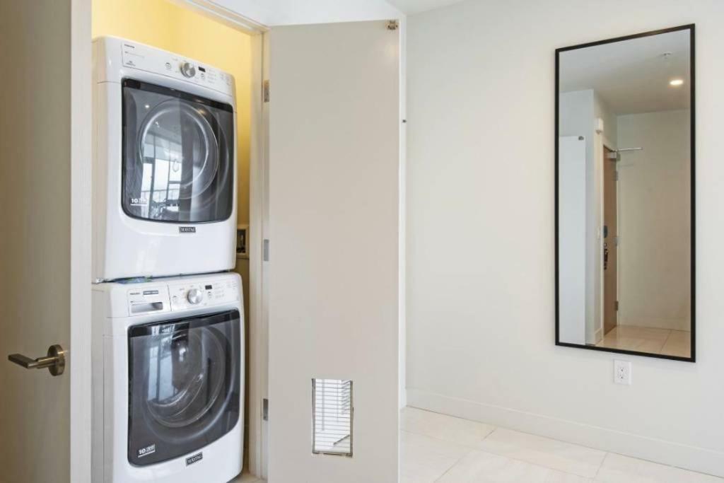 Apartment Luxurious Highrise 2b 2b Heart Of Downtown La *