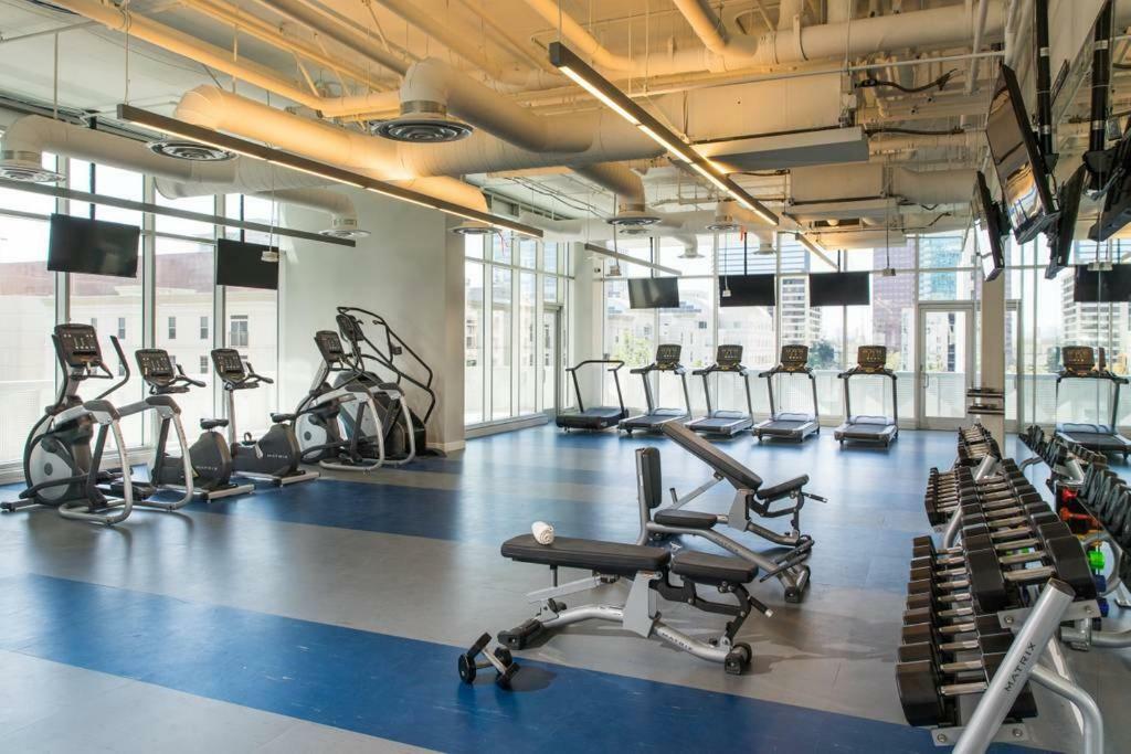Apartment Luxurious Highrise 2b 2b Heart Of Downtown La