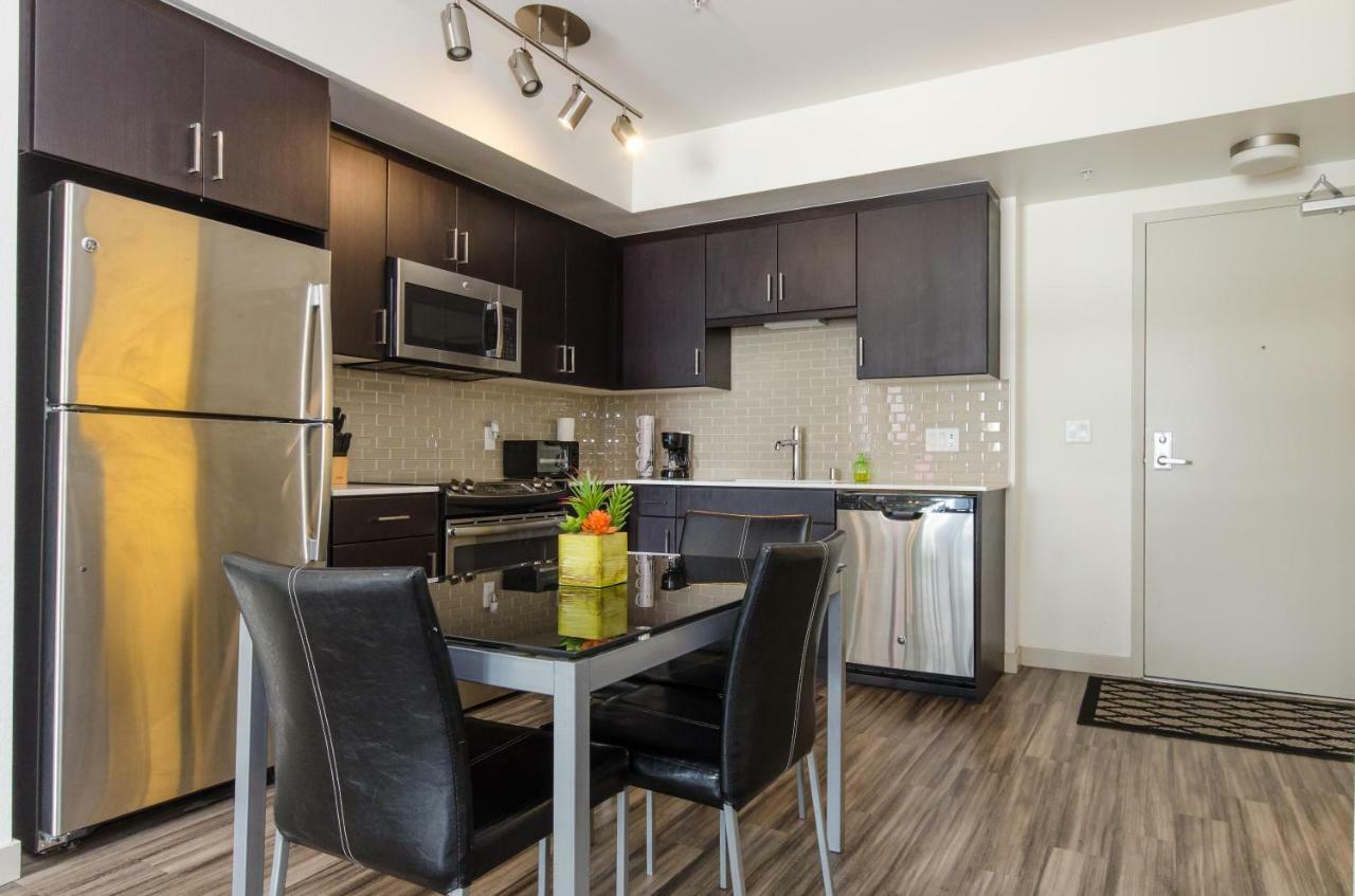 Living The La Dream 2 Bed 2 Bath Los Angeles