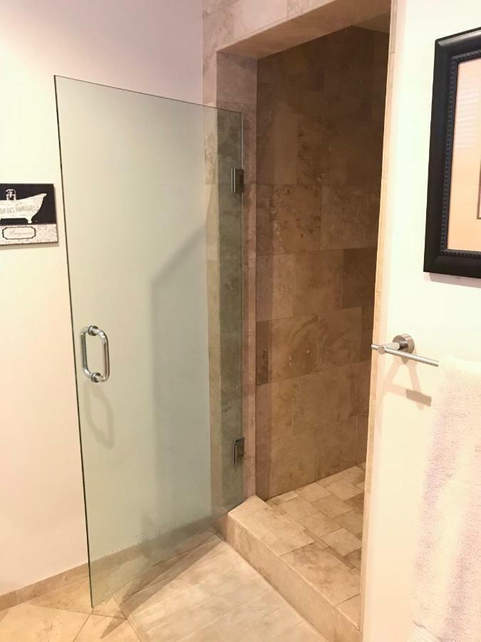 Private Guest In West Angeles