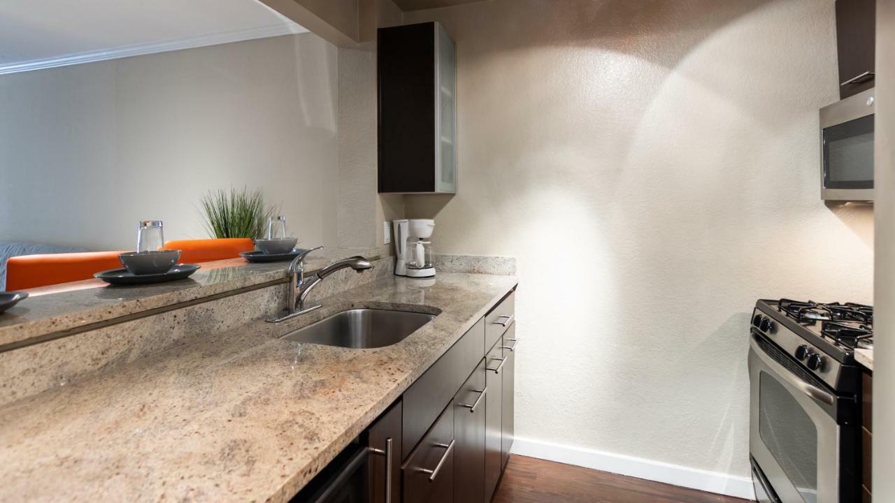 Apartment Luxury, Hollywood Walk Of Fame *