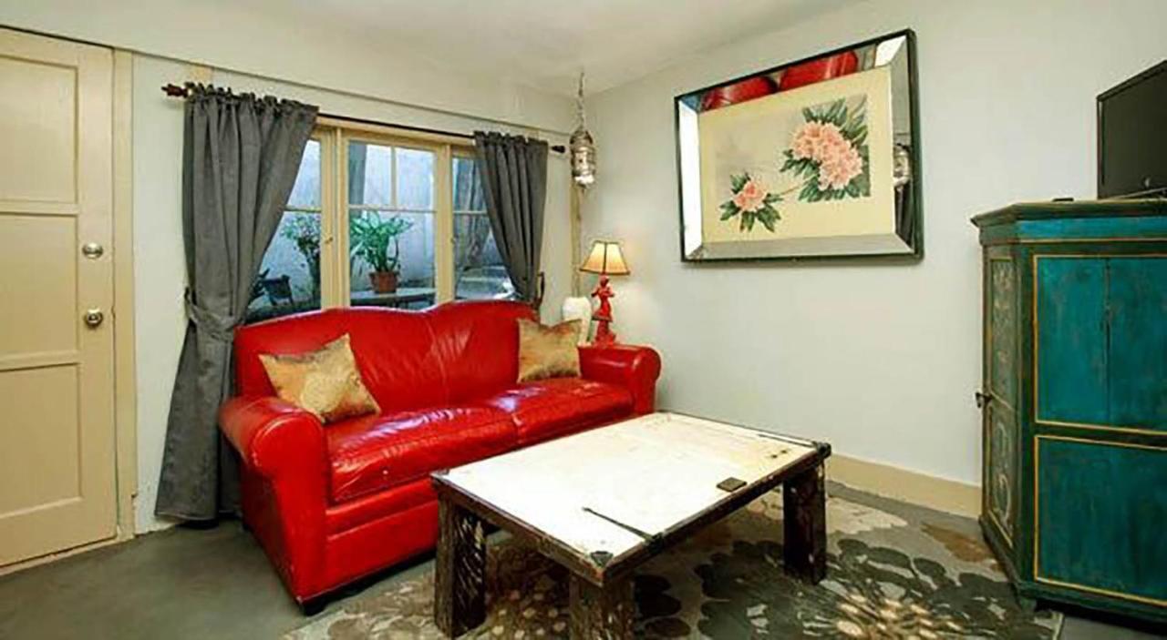 Tropical Bohemian One Bedroom In The Hollywood Hills