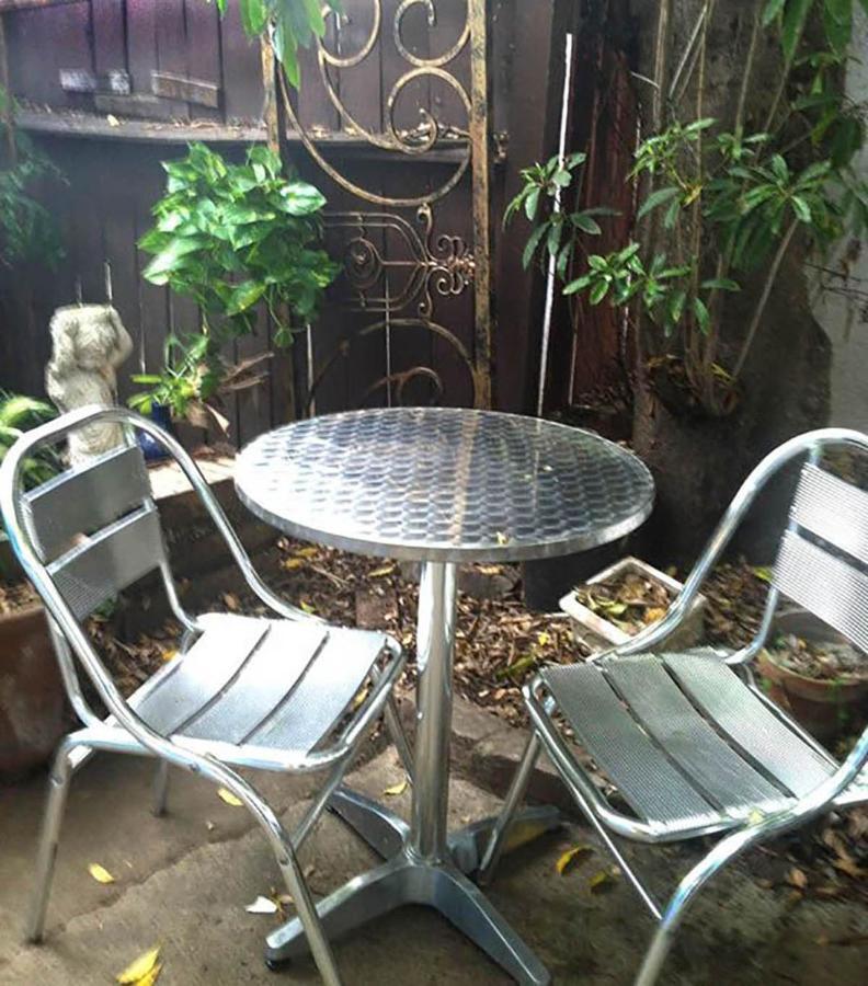 Tropical Bohemian One Bedroom In The Hollywood Hills Apartment *