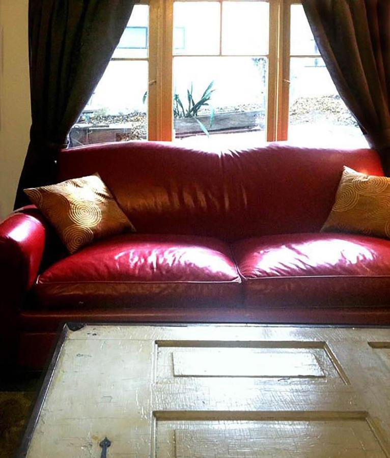 Tropical Bohemian One Bedroom In The Hollywood Hills Apartment Los Angeles