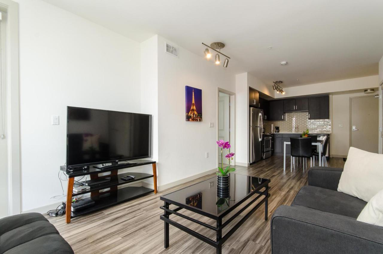 Living The La Dream 2 Bed 2 Bath