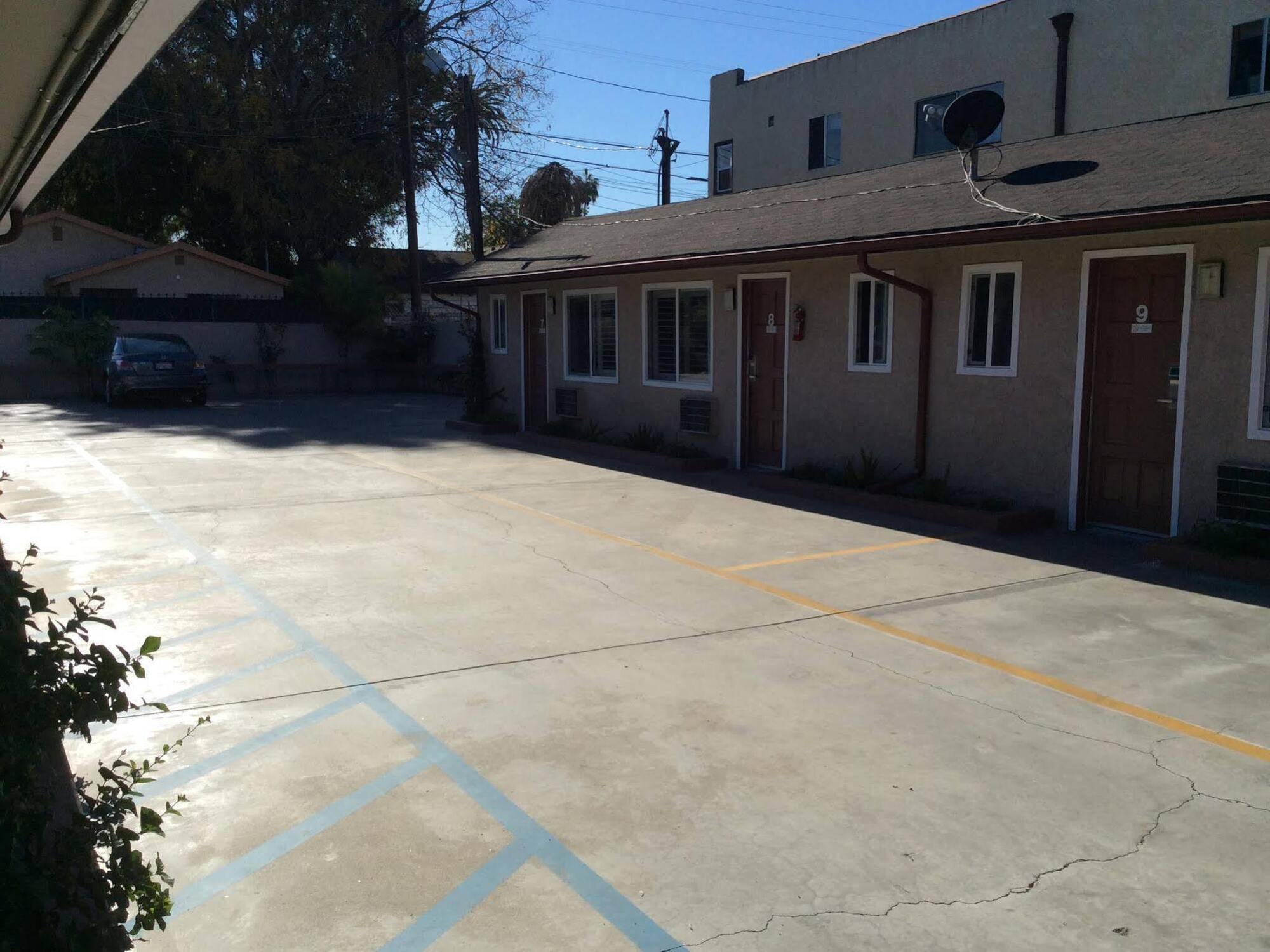 One Ten 2* Los Angeles