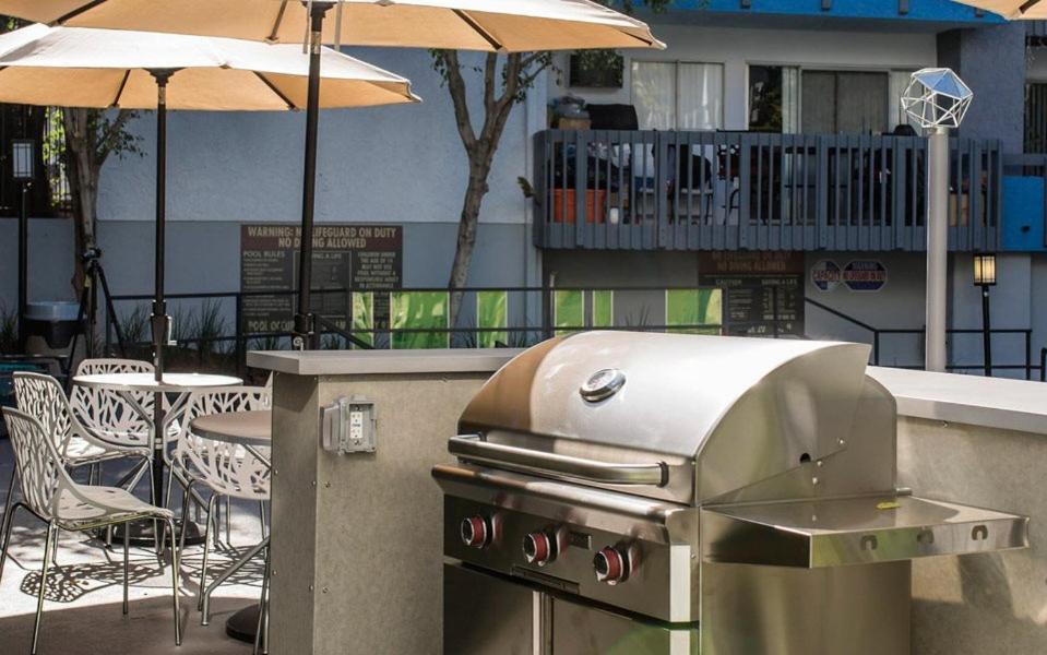 Popular Luxury Studio In The Heart Of * Los Angeles