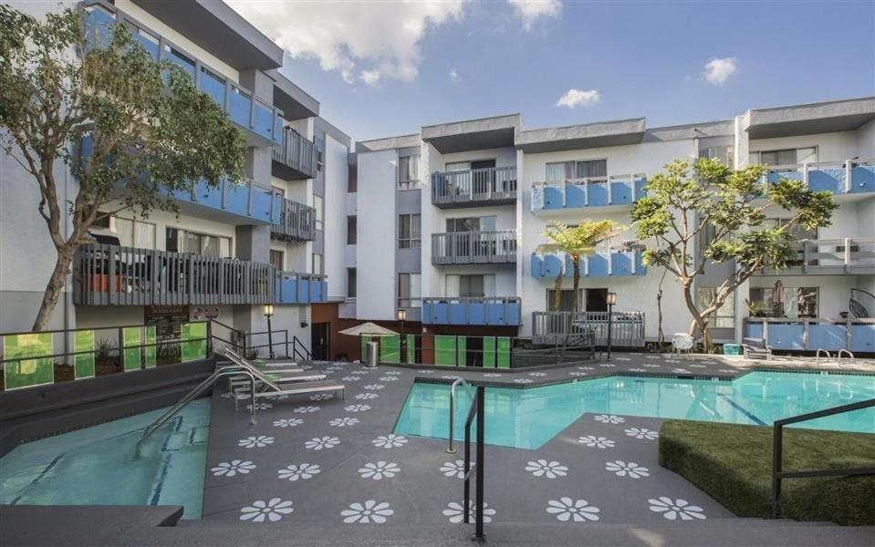 Popular Luxury Studio In The Heart Of *