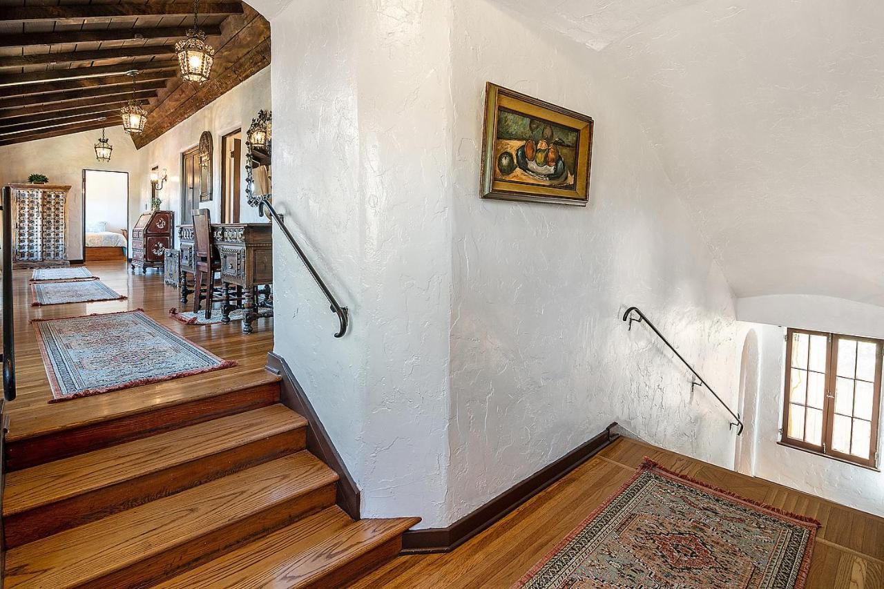 Prime Location Three Bedroom Beautiful Villa