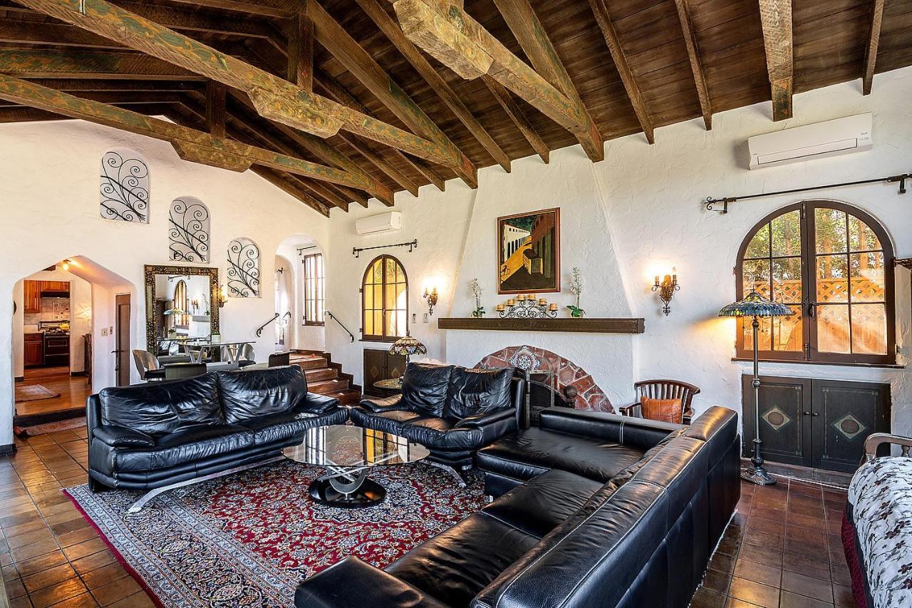 Prime Location Three Bedroom Beautiful Villa *
