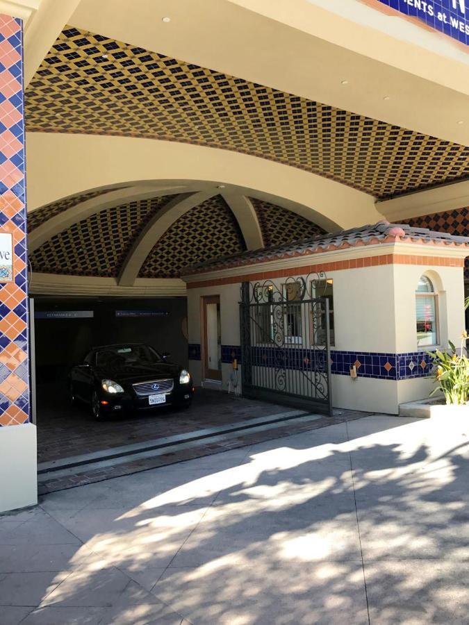 Low Price & Pool Open Walk To Ucla Free Parking B1 *
