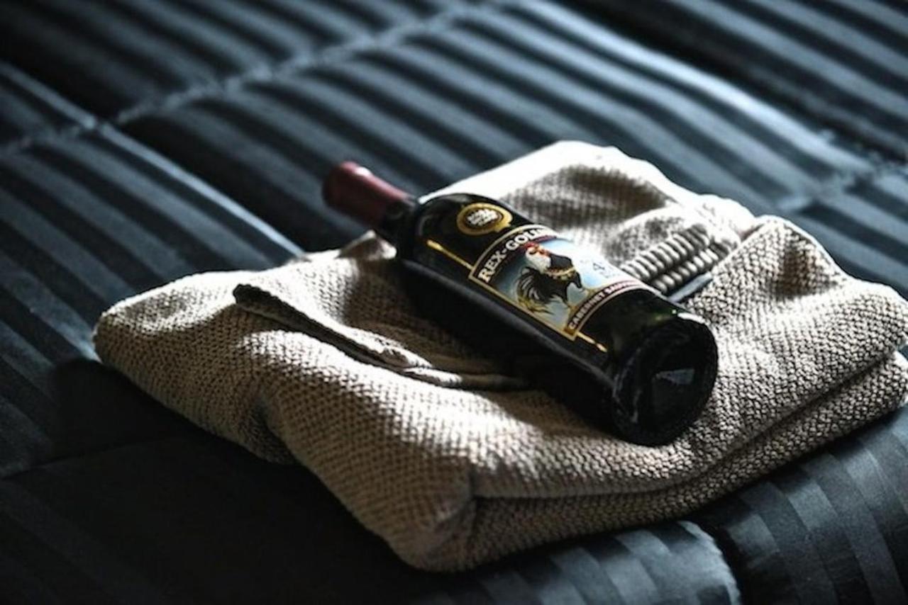 Homestay Famous Director's 1926 Dark Arts Castle Of Oddities *