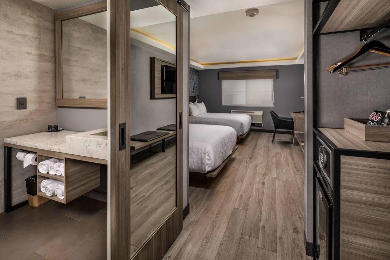 Comfort Near Universal Hollywood Los Angeles