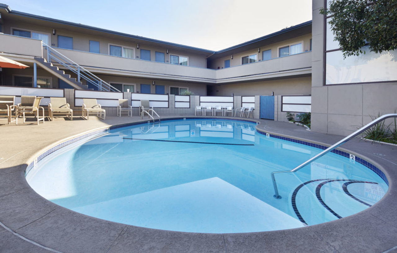 Olivia Hotel Motel 2*