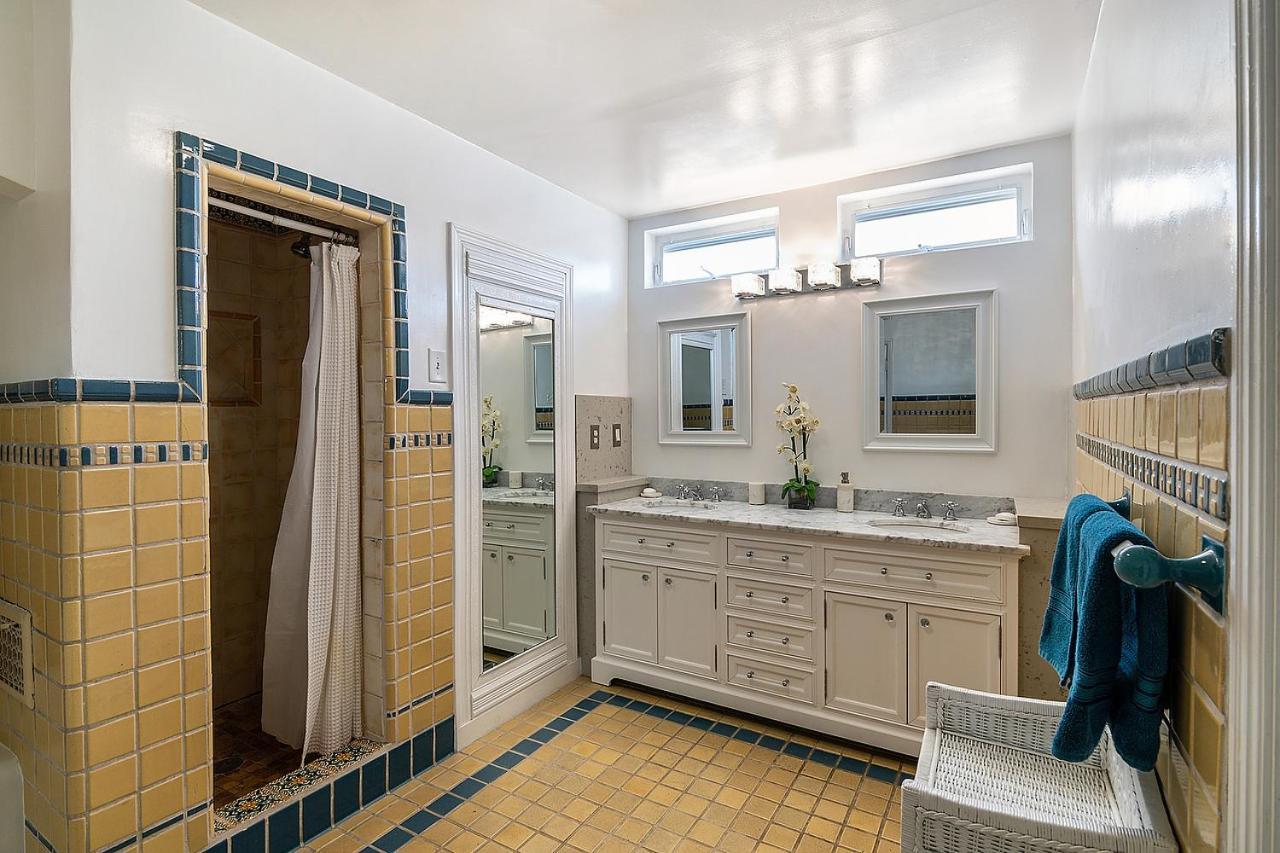 Prime Location Three Bedroom Beautiful * Los Angeles