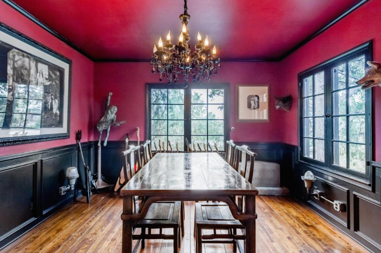 Homestay Famous Director's 1926 Dark Arts Castle Of Oddities *