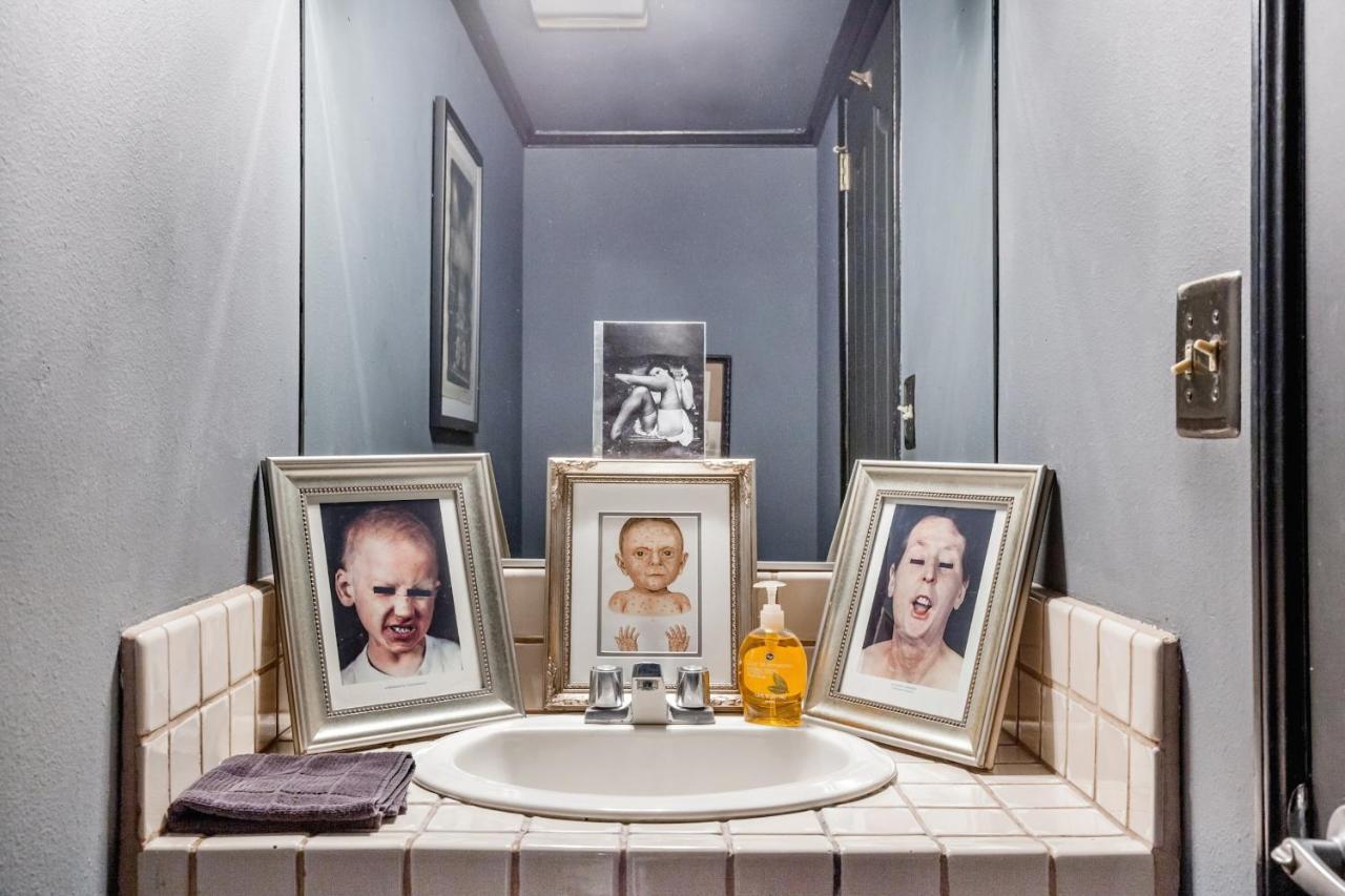 Homestay Famous Director's 1926 Dark Arts Castle Of Oddities *