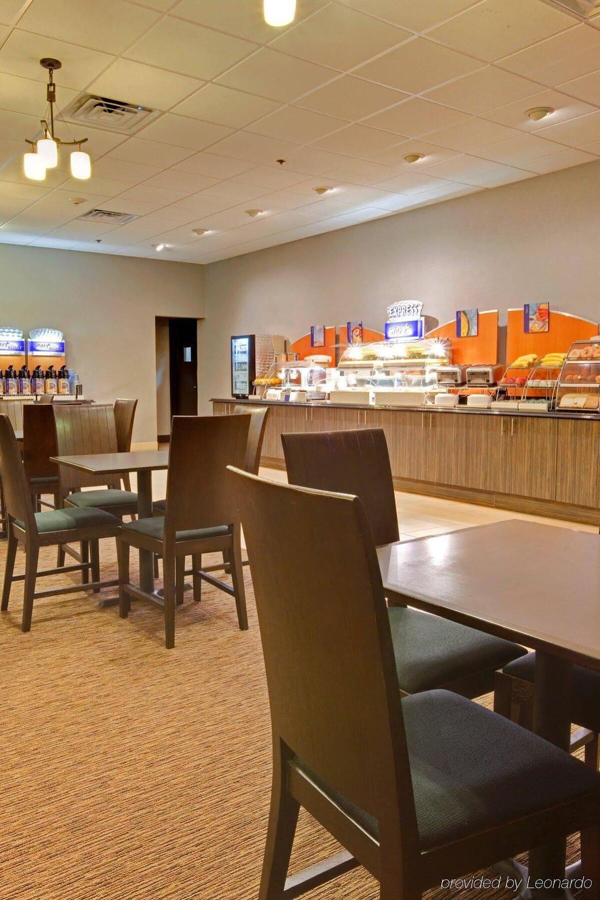 Express Angeles Lax Airport By Ihg 3* Los Angeles