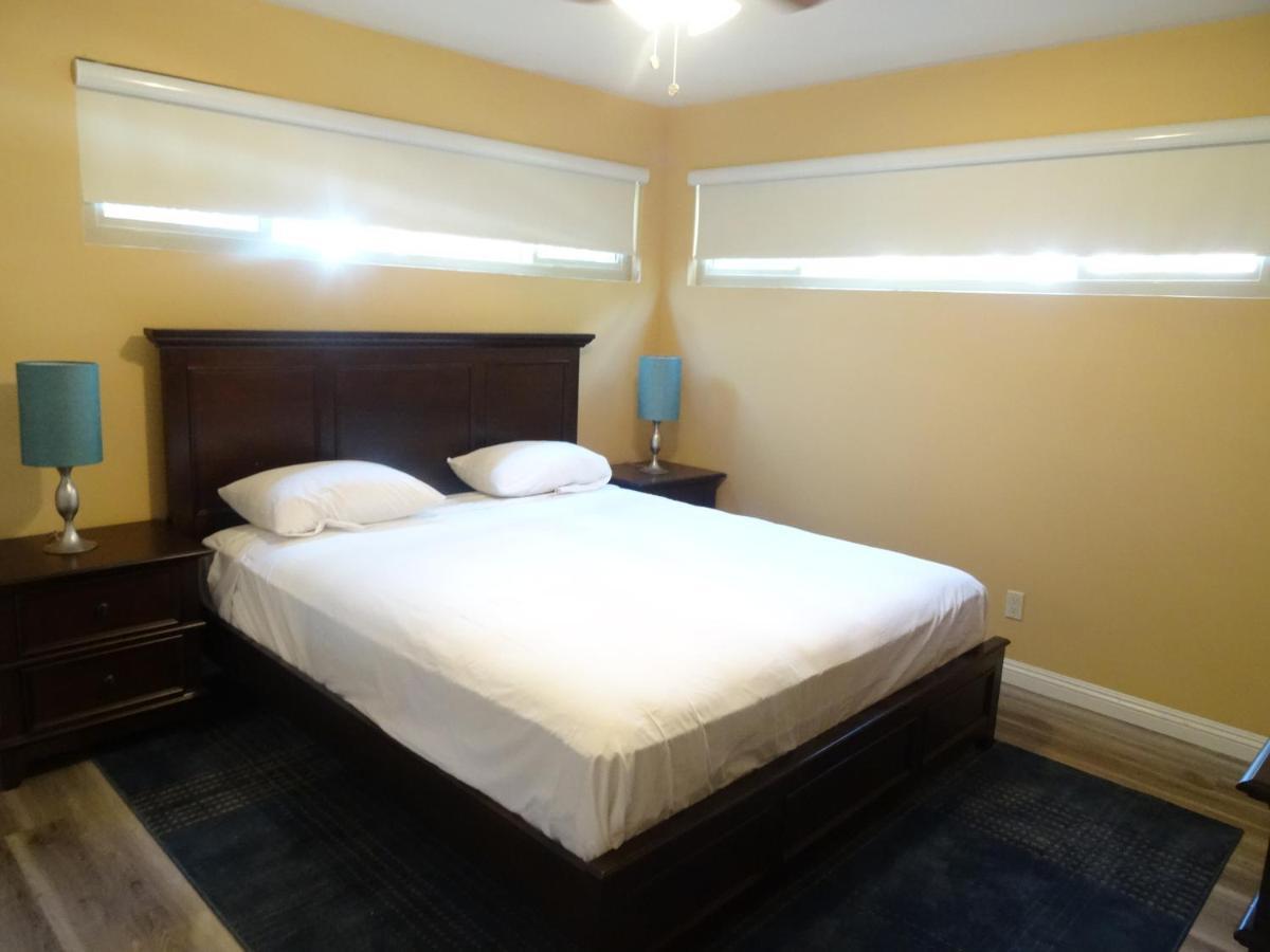 Hollywood 7 Star Motel 2*