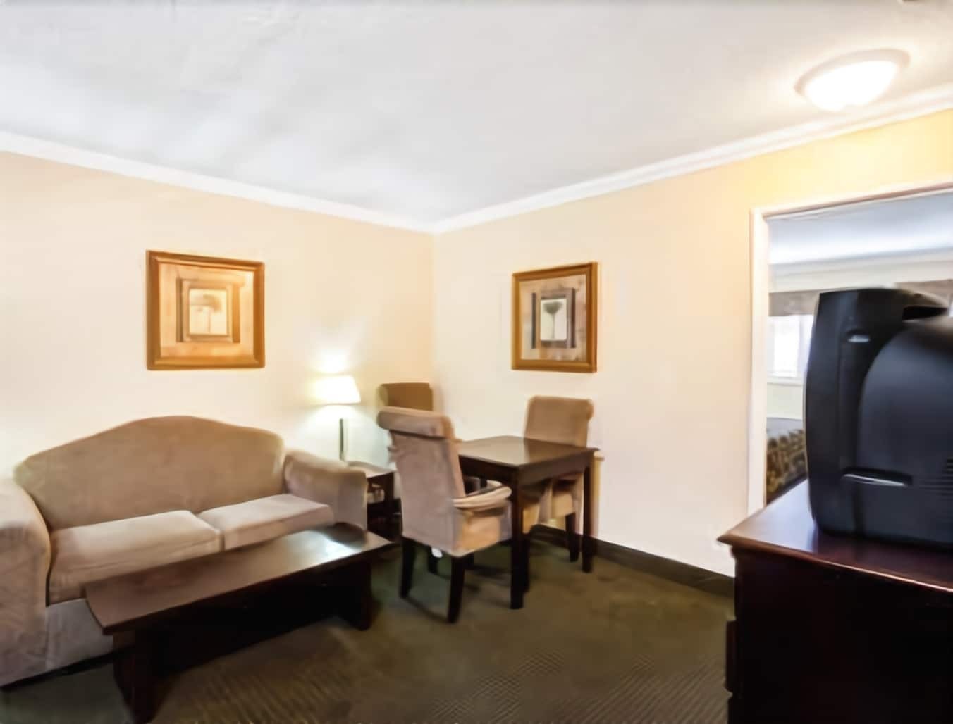 Travelodge By Wyndham Chatsworth 2*