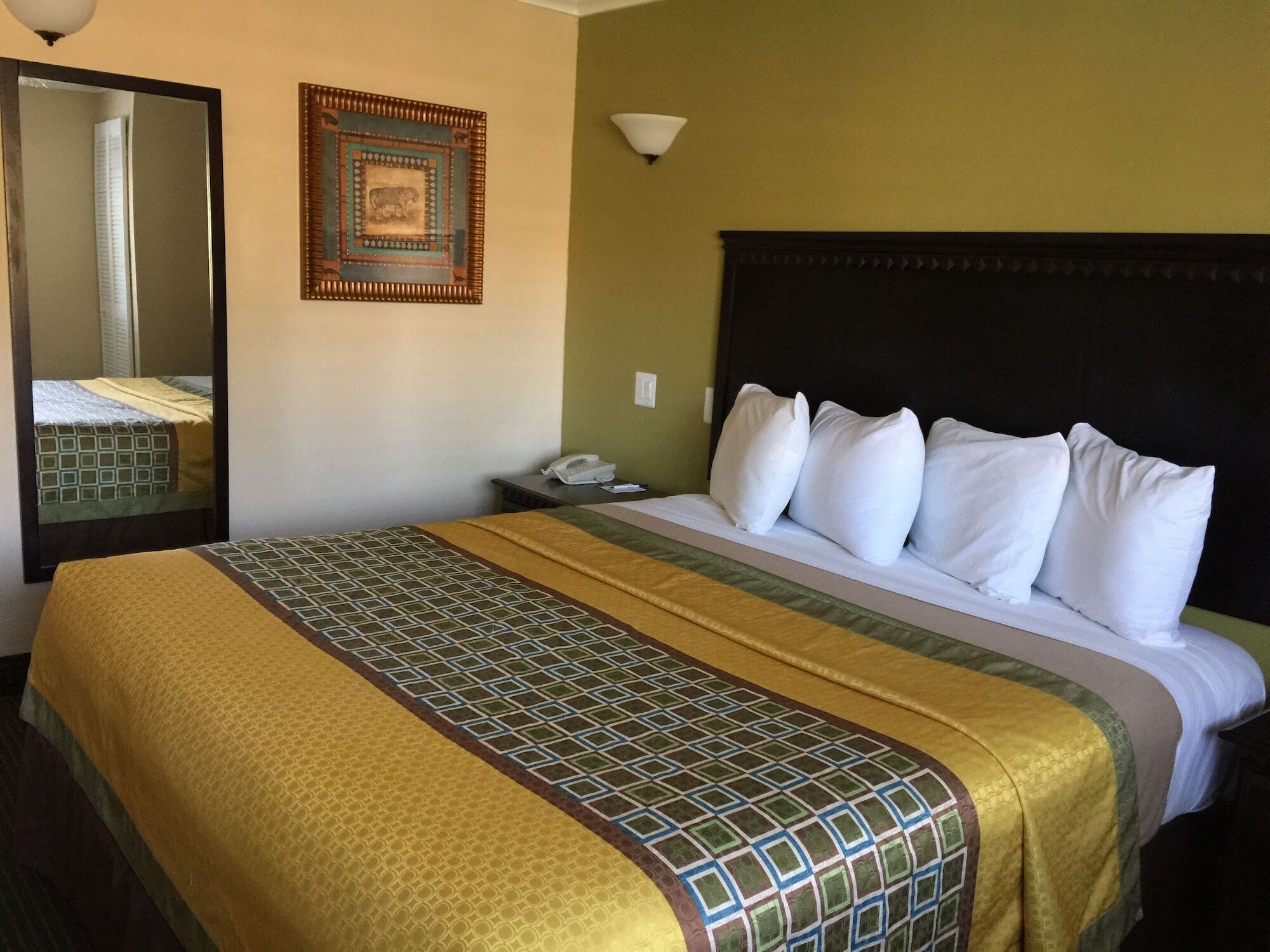 Travelodge By Wyndham Chatsworth Los Angeles