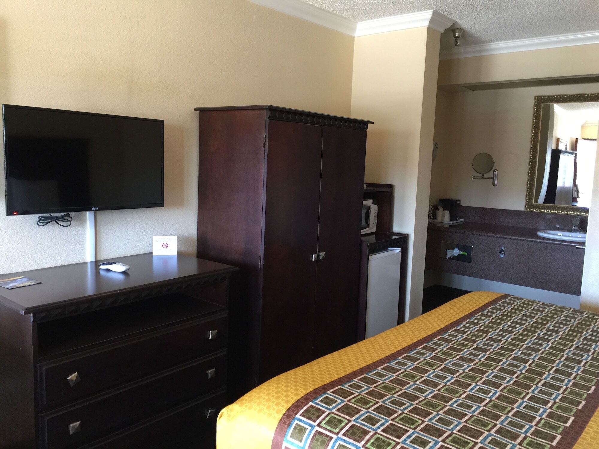 Travelodge By Wyndham Chatsworth Hotel Los Angeles