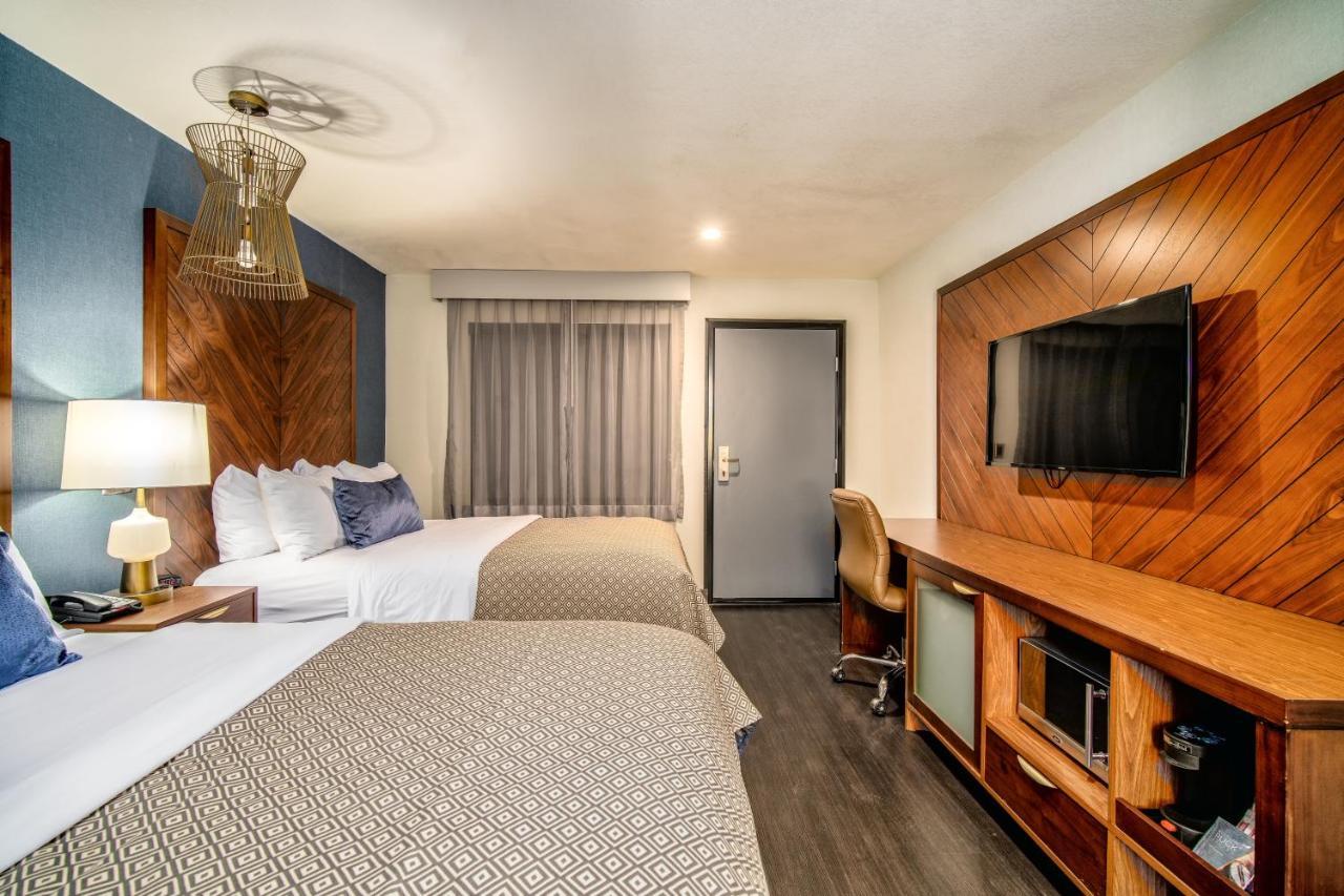 Hotel 818 + Pool, Ascend Collection By Choice