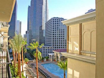 Sunshine At The Piero Apartment Los Angeles