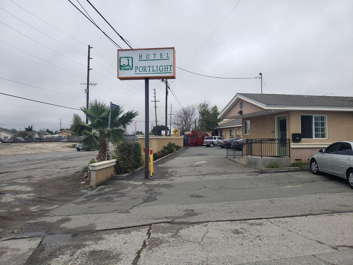 Motel Portlight *