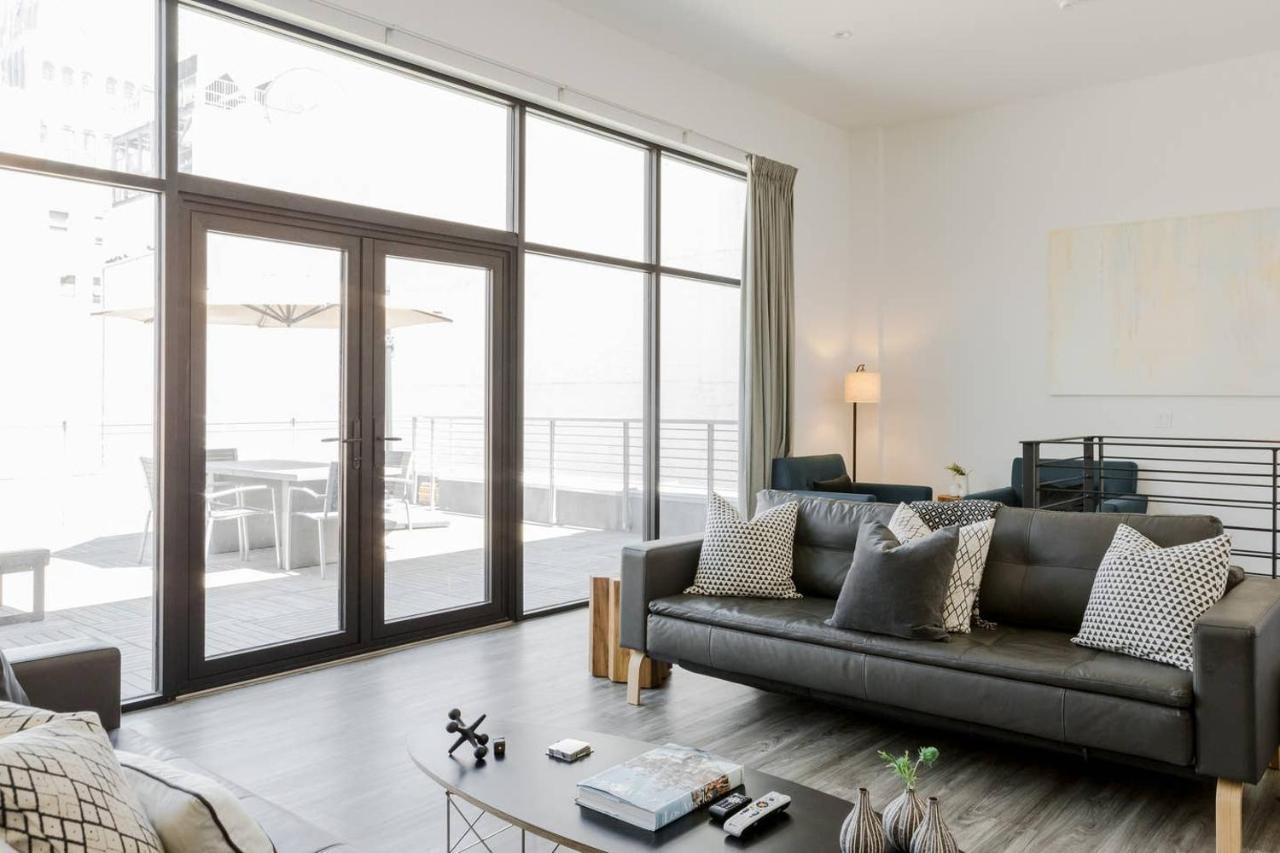 2-story Penthouse & Private Deck Holiday home *