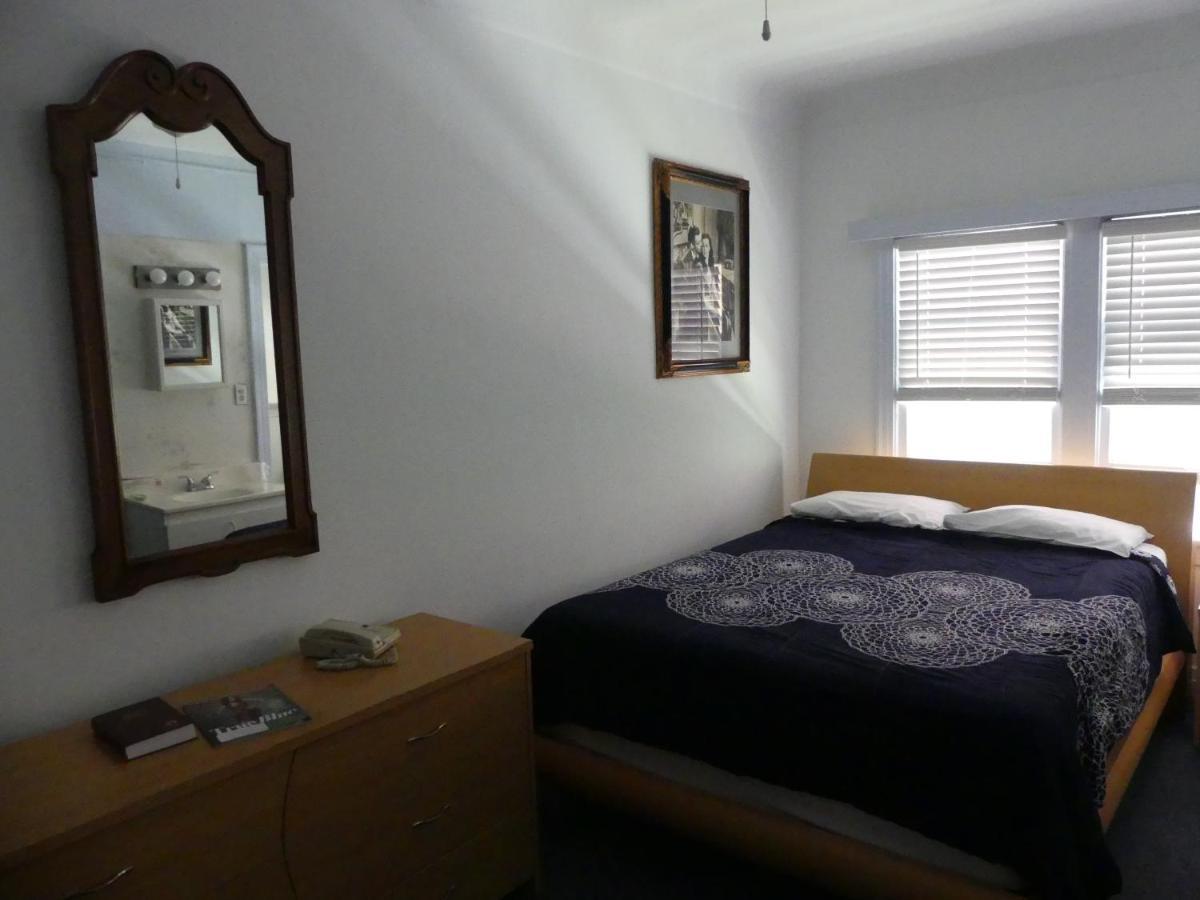 Hotel Del Flores 2*