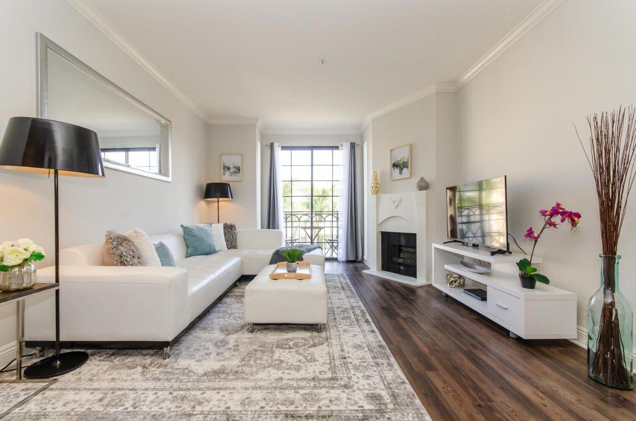 Apartment Beverly Hills Adjacent 2-bedroom Penthouse *