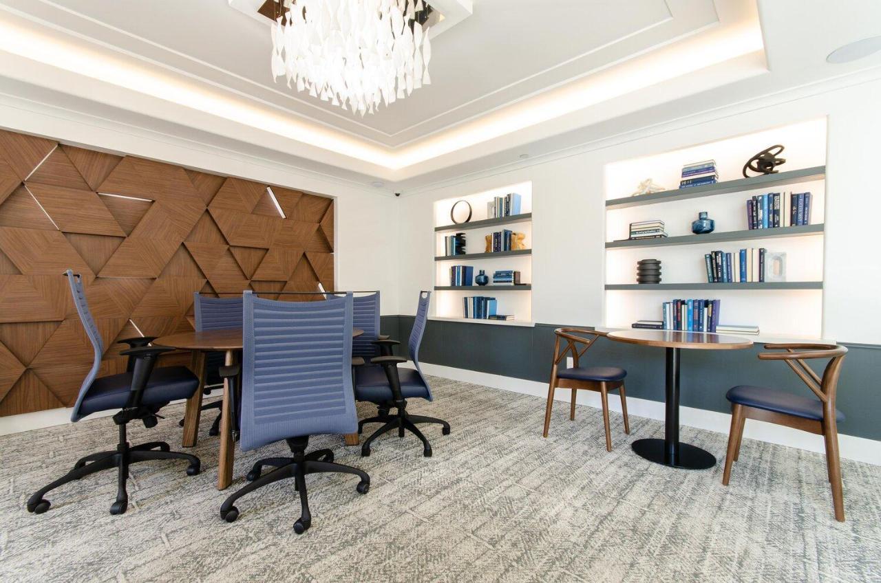 Beverly Hills Adjacent 2-bedroom Penthouse