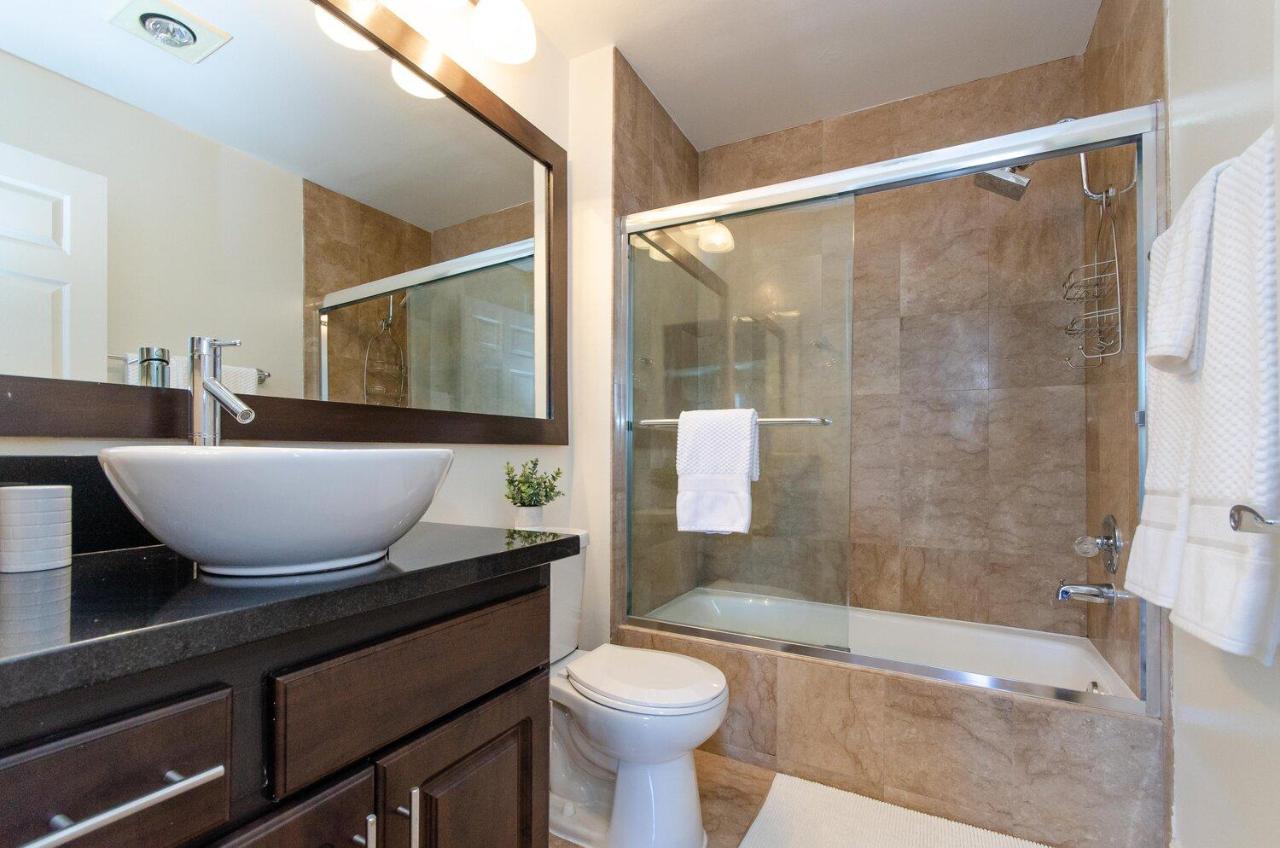 Beverly Hills Adjacent 2-bedroom Penthouse * Los Angeles