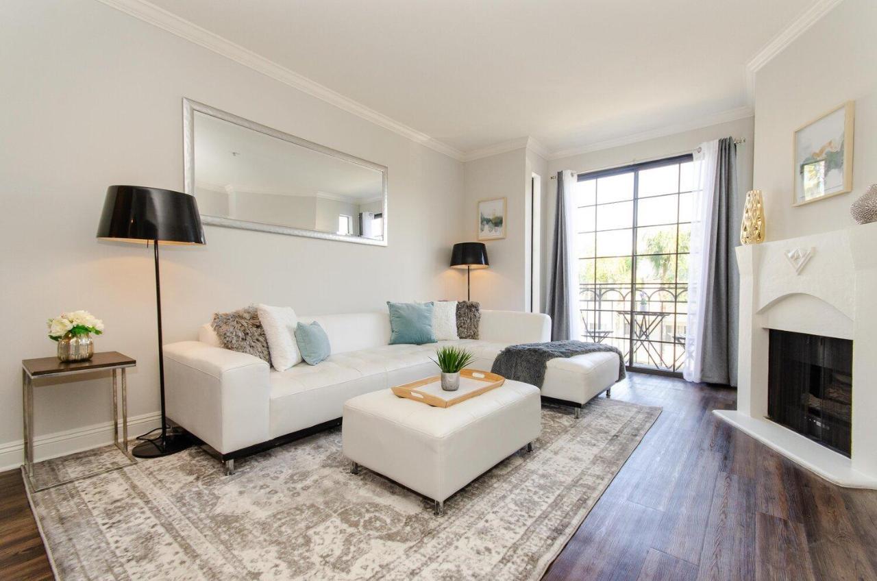 Apartment Beverly Hills Adjacent 2-bedroom Penthouse