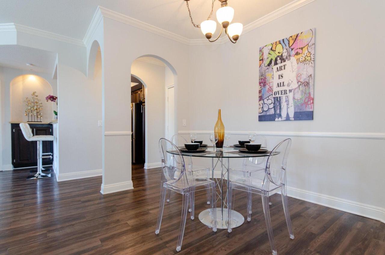 Beverly Hills Adjacent 2-bedroom Penthouse *