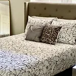 Sleep 6 Near Marina, Cedar Sinai, Venice 5Min, Lax 10Min