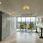 Gorgeous Apt With Parking In Ktown La