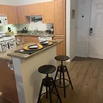 2 Bedroom In Marina Del Rey Less Than 10 Mins From Venice Beach!