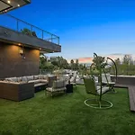 Luxury Hilltop Retreat: Private Villa With Multi-Level Rooftop, Infinity Pool, Jacuzzi, Outdoor Kitchen, Outdoor Movie Screen