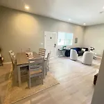 Van Nuys Luxury, Near To Universal Studios, And Hollywood