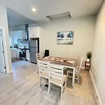 Van Nuys Luxury, Near To Universal Studios, And Hollywood