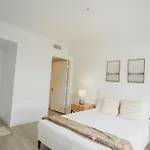 Chic Urban Retreat In Heart Of La, 2 Bedroom And 1 Loft