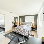 Elegant 4-Bedroom Family Home - Oak2 - Lad