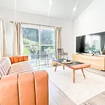 Sunny 1Br With Large Outdoor Lounge Space - Sh4Lad