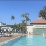 Large Cozy Condo With Beautiful Views Near The Grove