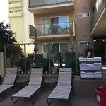 Hollywood Orchid Suites