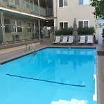 Hollywood Orchid Suites