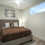 Tripbz 8Th And Grand Suites