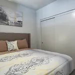 Tripbz 8Th And Grand Suites